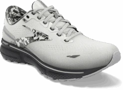 BROOKS Women's Ghost 15 (149 -White/Ebony/Oyster) -Hoka Store 51D244F7 C77B 422E B492 510664F50CE9